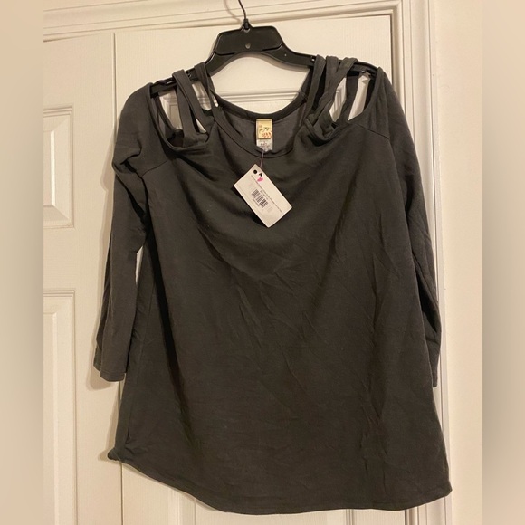 7th Ray Cold Shoulder Shirt - Picture 1 of 4